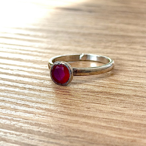 Stříbrný elegantní prsten s rubínem E009 — foto 5