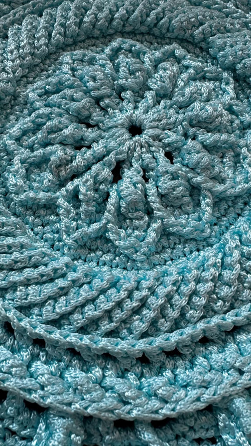 Háčkovaný koberec Mandala – modrá | 53 cm — foto 3