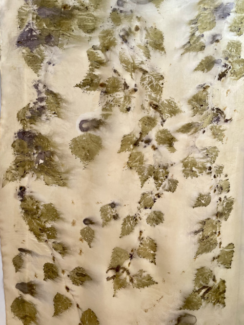 Hedvábná šála ecoprint — foto 2