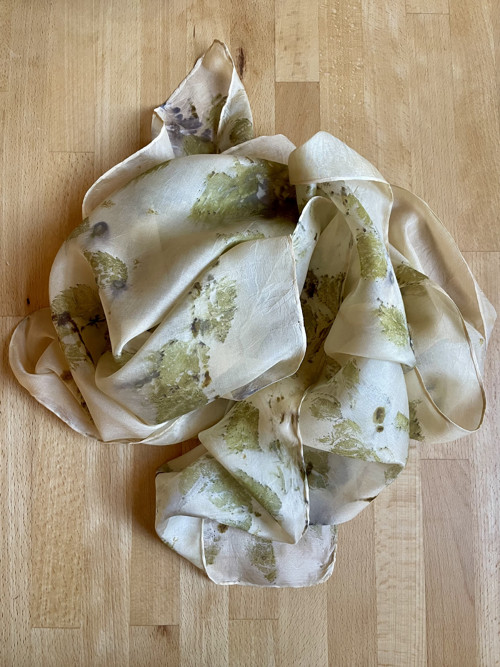 Hedvábná šála ecoprint — foto 4