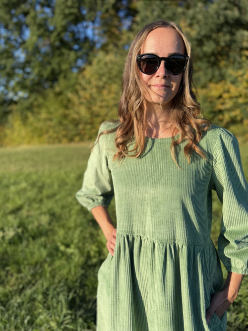 Manšestrove šaty Leila — foto 3