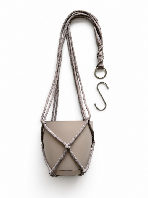 Minimalistický macramé závěs s květináčem — foto 5