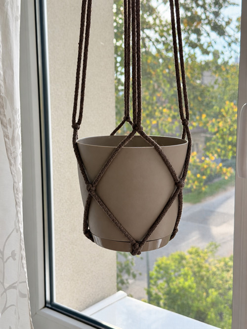 Minimalistický macramé závěs s květináčem — foto 4