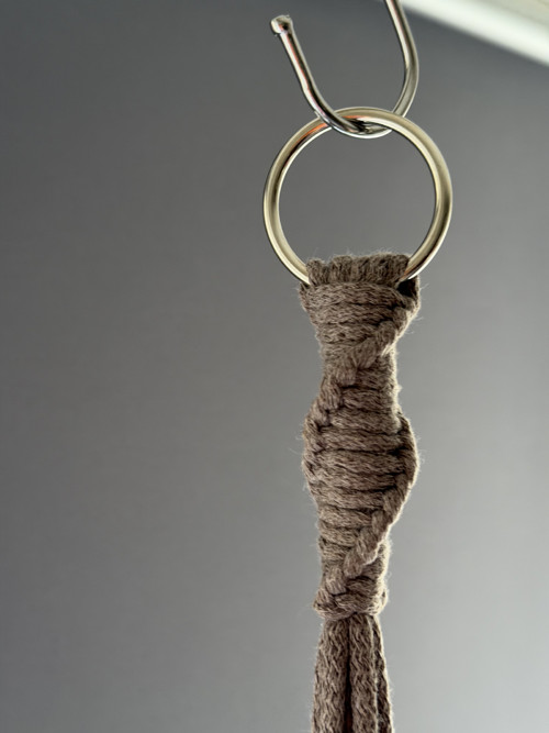 Minimalistický macramé závěs s květináčem — foto 6