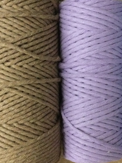 Macrame andělka v boho stylu - 2x levandulová. — foto 2