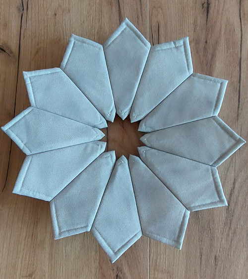 Vánoční stříbrný věneček v 3D efektu — foto 2