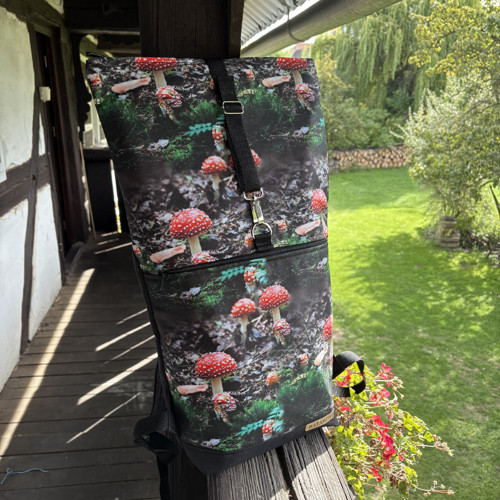 Muchomůrky červené + přední kapsa na zip — foto 2