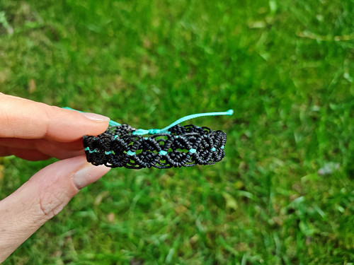 Macramé náramek ČERNÝ, zelená — foto 2