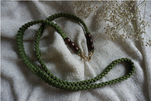Macramé popruh na telefon Leaf & beads — foto 2