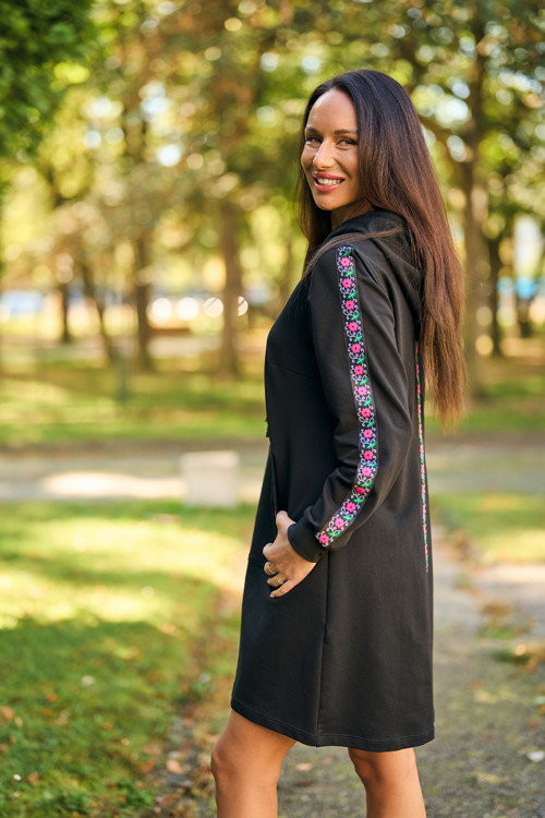 Mikinové šaty — foto 2
