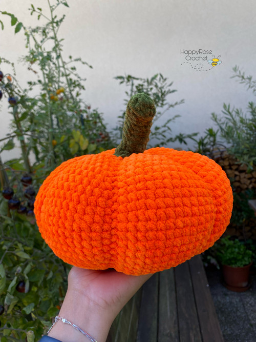 VELKÁ HÁČKOVANÁ DÝNĚ 20cm — foto 6