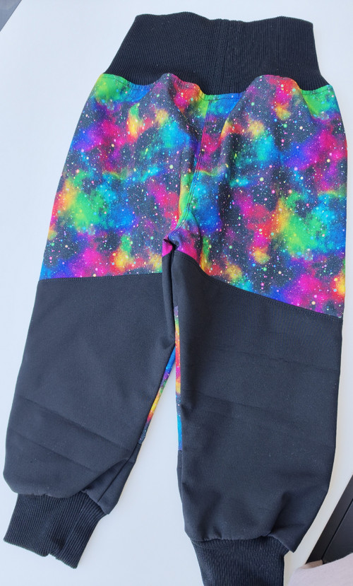 Černé s galaxy díly (Softshellové kalhoty) — foto 3