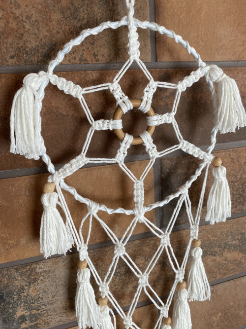 Malý bílý lapač snů - přírodní macramé — foto 2