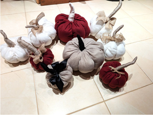Látková dekorace dýně šedá 29cm — foto 3