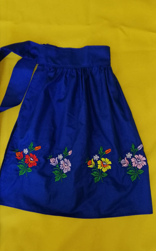 Zástěrka, zástěra ke kroji. Folklor. — foto 3