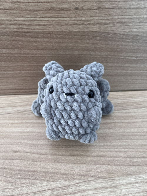 Háčkovaný Netopýr (10 cm) — foto 3