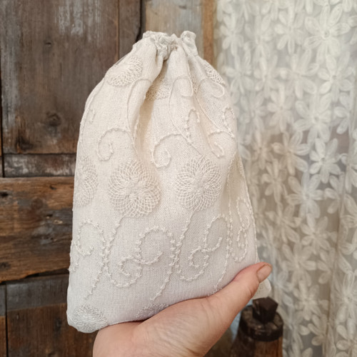 Malý pytlíček režný krajkou — foto 3