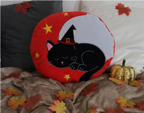 Halloweenský polštář – černá kočka — foto 4