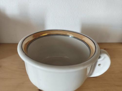 Velmi starý hrnek — foto 2