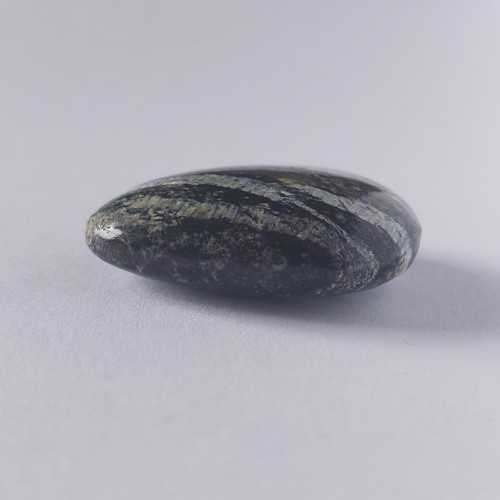 Serpentin – leštěná placička 33 mm — foto 3
