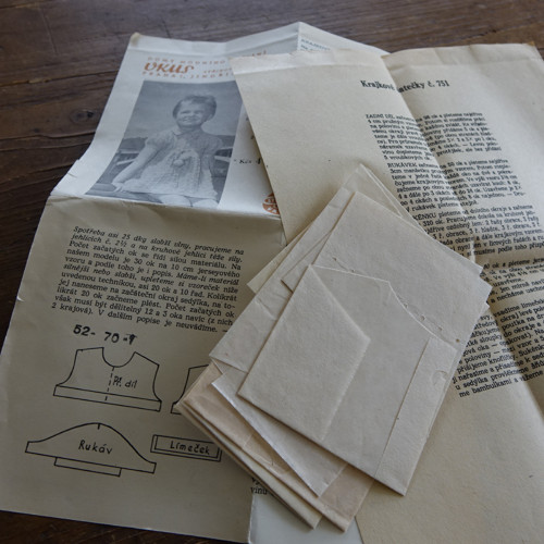 VKUS 751 ... krajkové šatičky — foto 2