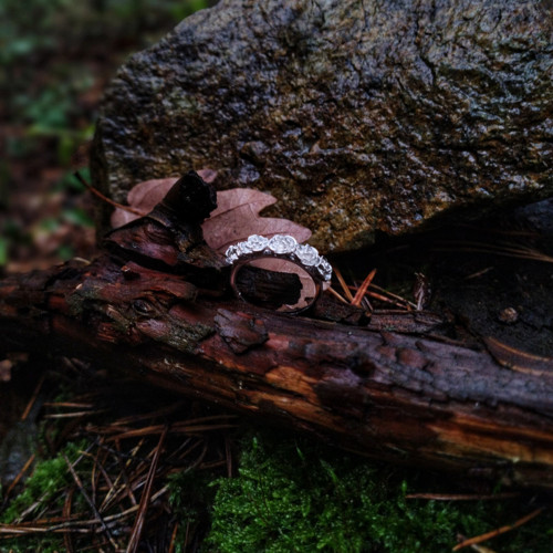 Stříbrný prsten růžemi — foto 2