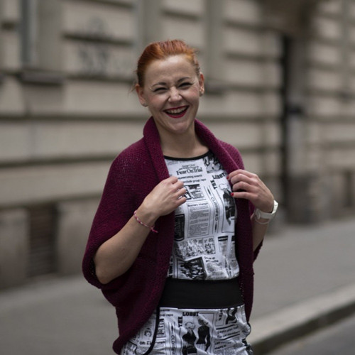 Pletená vesta - barva vínová — foto 4
