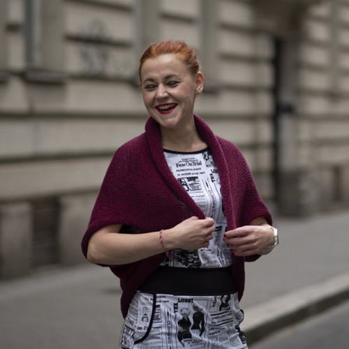 Pletená vesta - barva vínová — foto 5