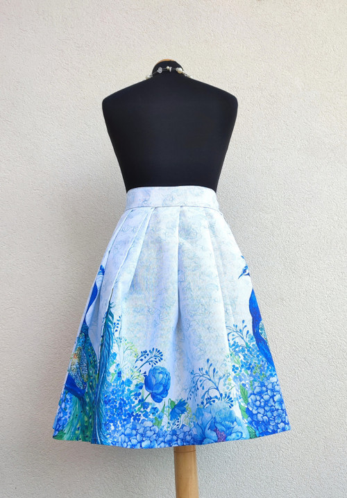 Elegantní Sukně S Pávy — foto 3