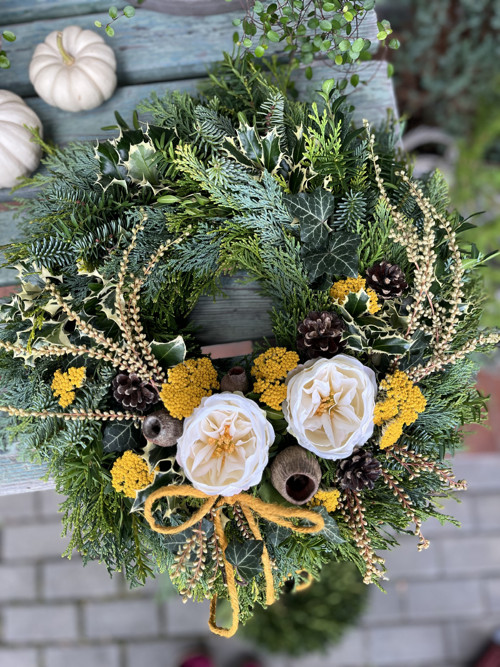Dušičkový věnec s květy - průměr 40cm — foto 5