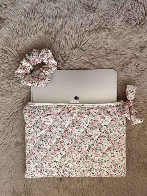 Květinový set: Prošívaný obal+ scrunchie gumička — foto 3