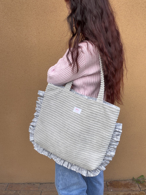 Praktická taška Tote bag s volánkem — foto 2