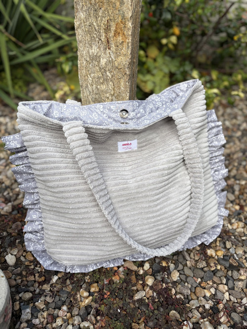 Praktická taška Tote bag s volánkem — foto 6