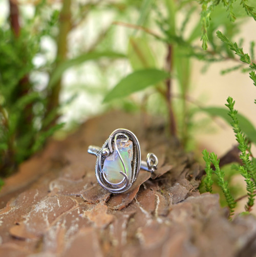 Otevřený prsten s etiopským opálem wire wrapping — foto 2