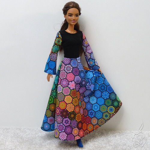Dlouhé barevné šaty pro Barbie — foto 3
