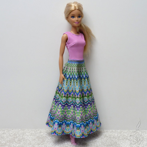 Dlouhé barevné šaty pro Barbie — foto 5