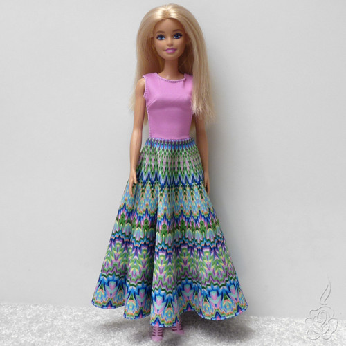 Dlouhé barevné šaty pro Barbie — foto 4