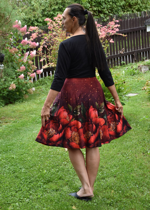 Bavlněné šaty-červené květy — foto 5