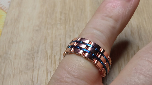 Šitý hematitový prsten Geometric Rose Gold & Royal — foto 2