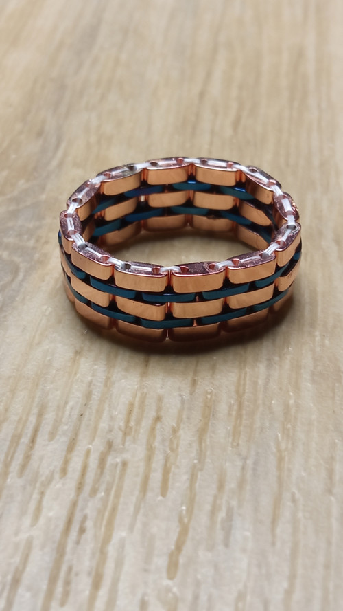 Šitý hematitový prsten Geometric Rose Gold & Royal — foto 3