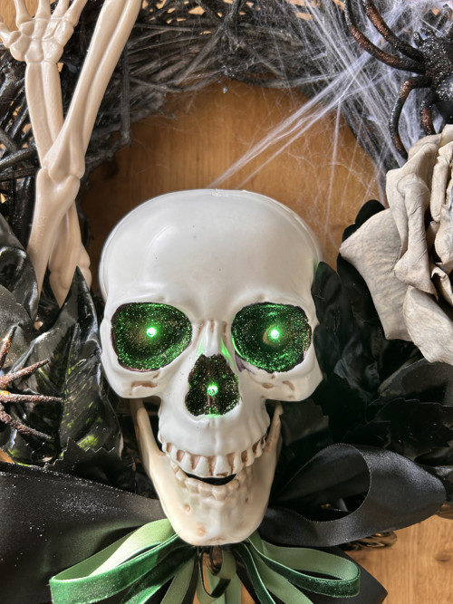 Halloweensky venec na dvere — foto 4
