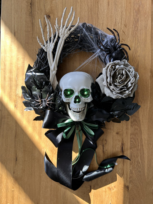 Halloweensky venec na dvere — foto 2