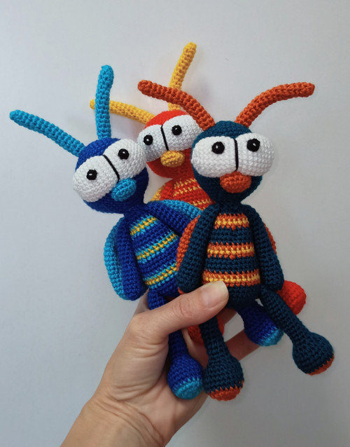 Háčkovaný crvček - 24 cm — foto 6