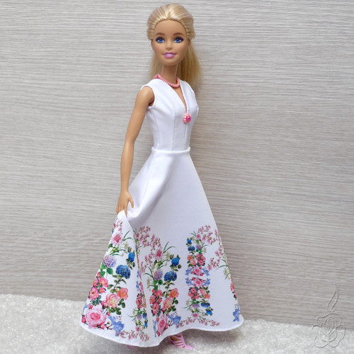 Romantické šaty pro Barbie — foto 4