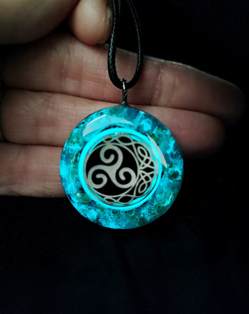 Orgonitový přívěsek, TRIQUETRA — foto 2