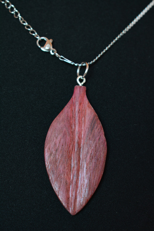Amaranth Leaf | Náhrdelník z dřeva — foto 3