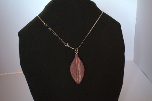 Amaranth Leaf | Náhrdelník z dřeva — foto 4