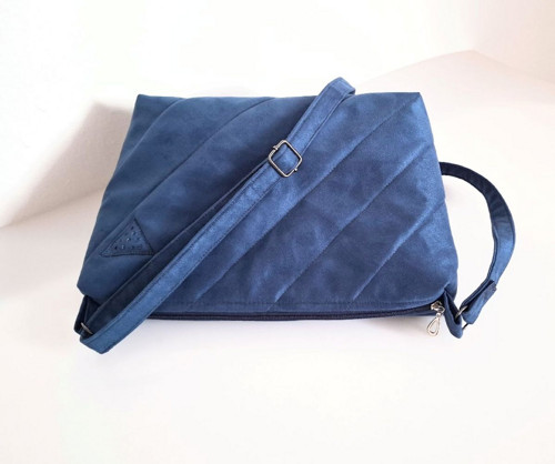 Modrá semišová crossbody — foto 3