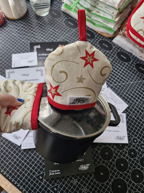 Sada Zástěra, 2+2 chňapky — foto 4
