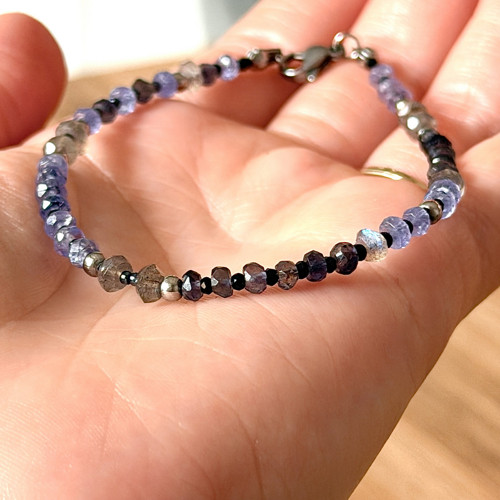 Náramok iolit, tanzanit, spinel, labradorit E065 — foto 4